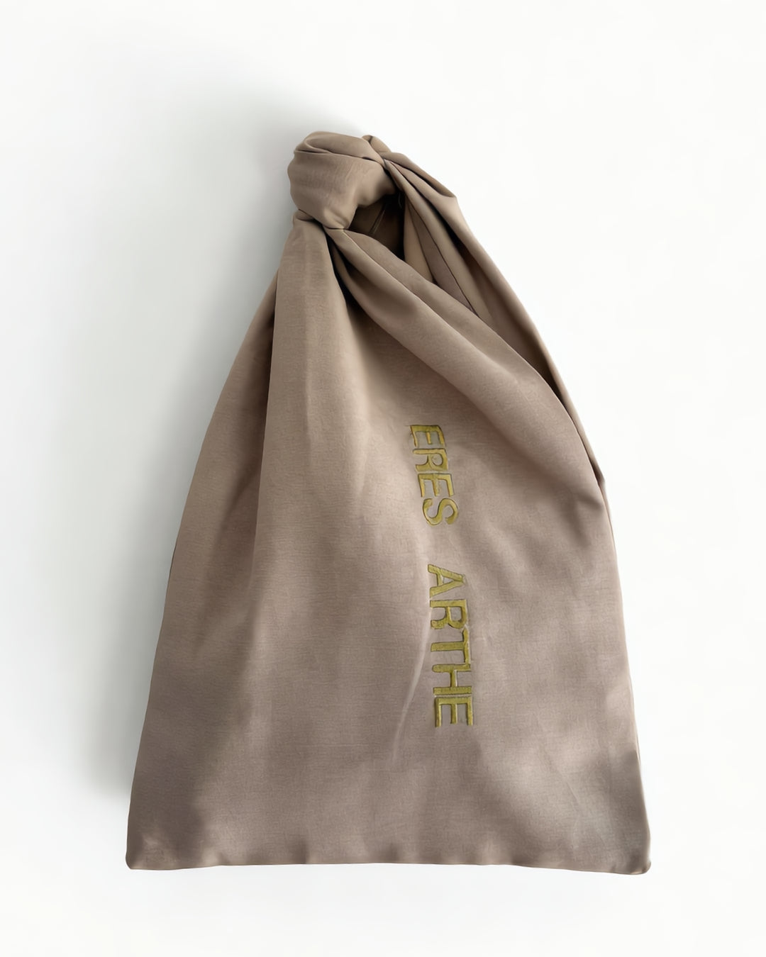 BOLSO MANO BORDADO NUDO "SER"