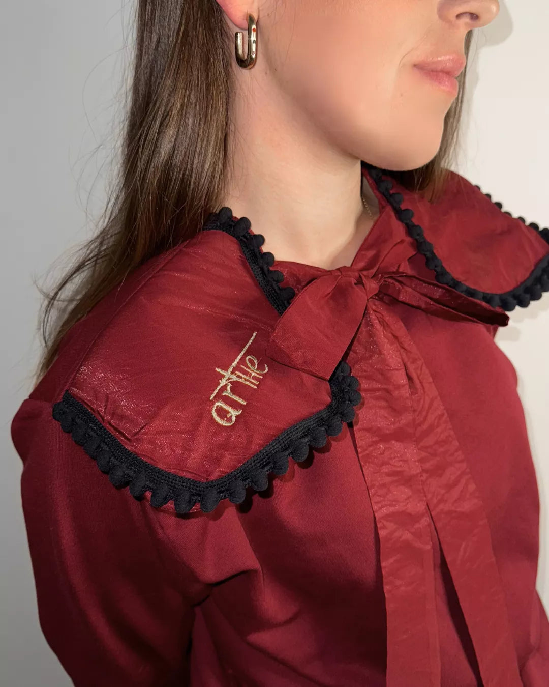 SUDADERA GRANATE CON CUELLO "TARANTA"