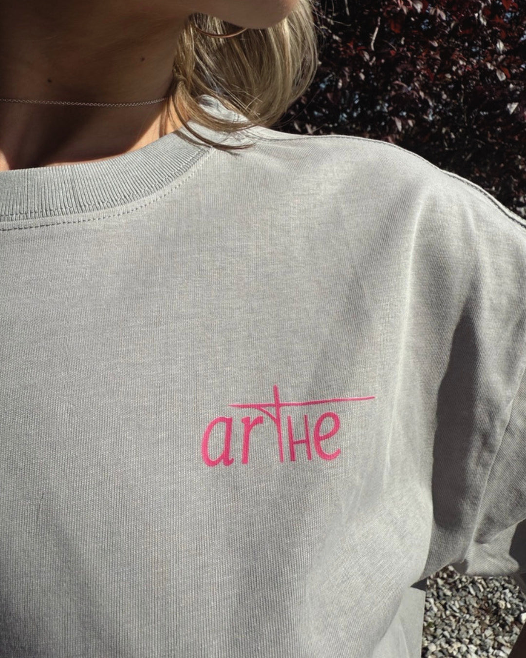 CAMISETA "VIBRA" GRIS UNISEX OVERSIZE