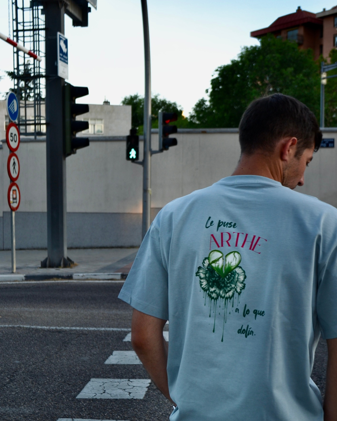 CAMISETA "DOLORES" AZUL OVERSIZE