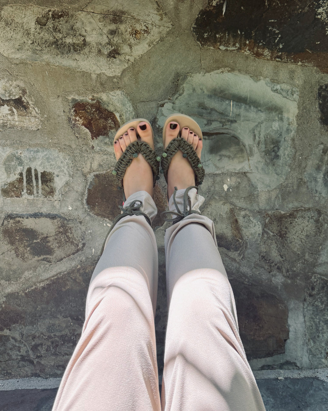 CHANCLAS MACRAMÉ "ACEITUNO"