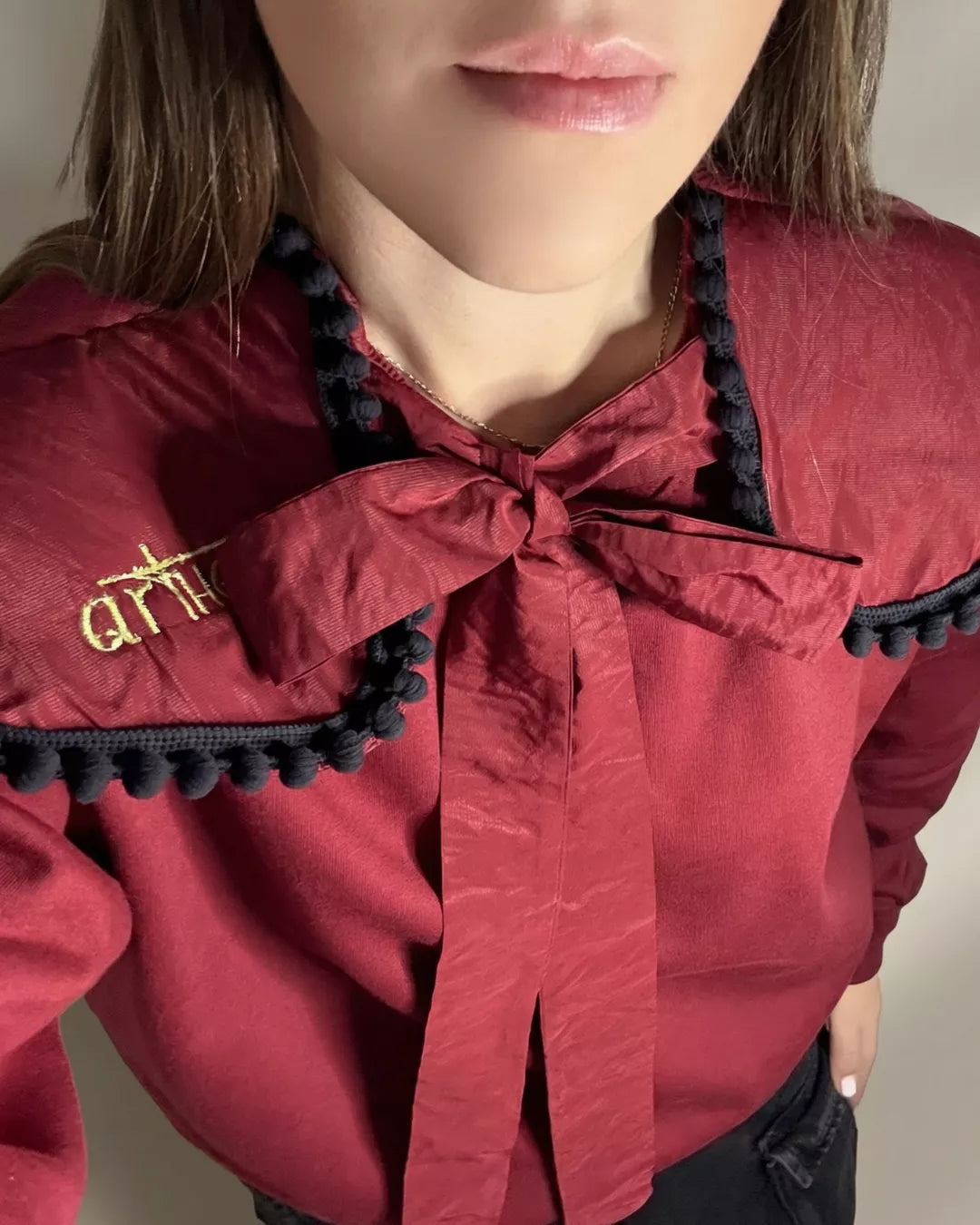 SUDADERA GRANATE CON CUELLO "TARANTA"