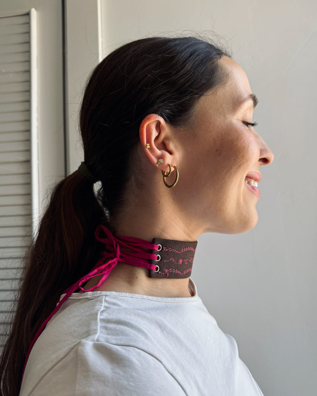CHOCKER "MALENA" BORDADO ANTELINA MARRÓN