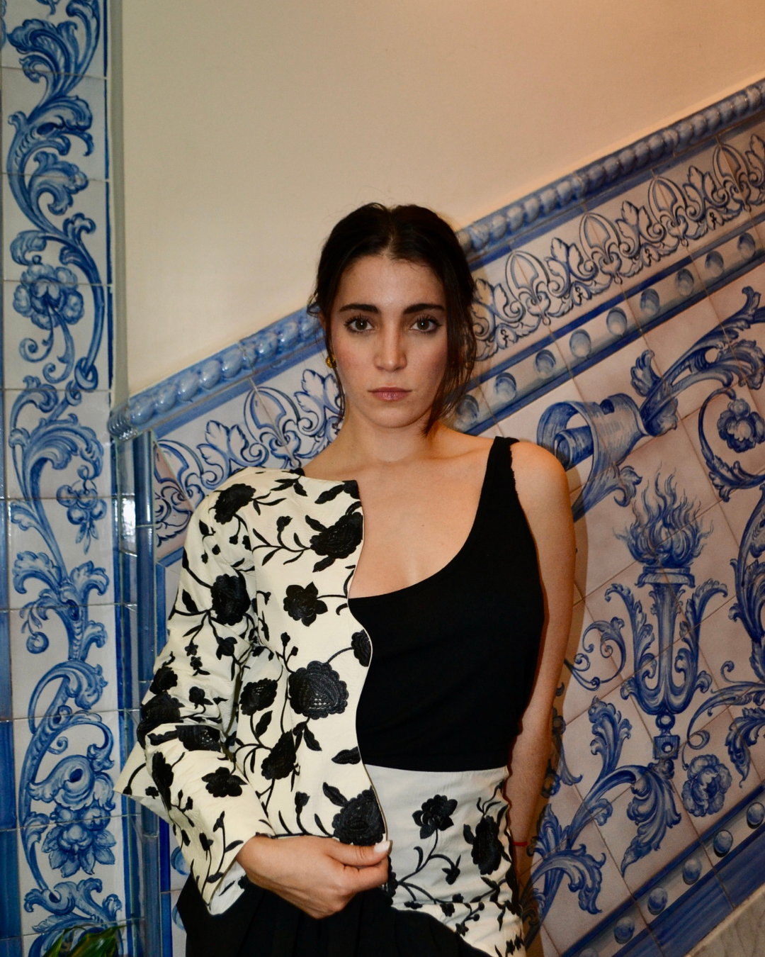 TORERA BORDADO MANTÓN "AL COMPÁS" B/N