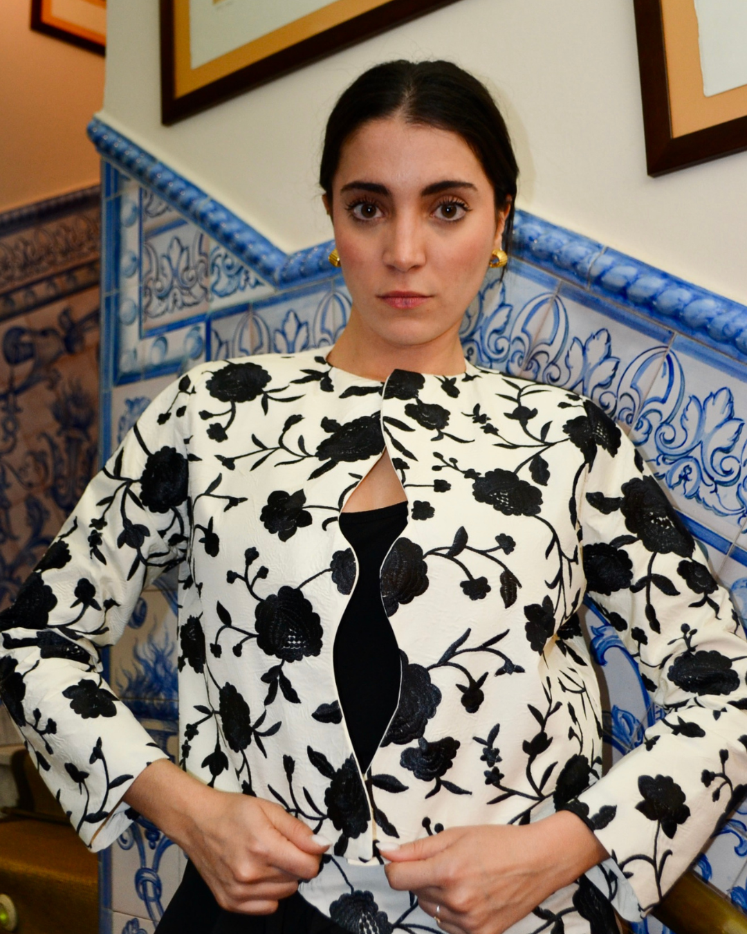 TORERA BORDADO MANTÓN "AL COMPÁS" B/N