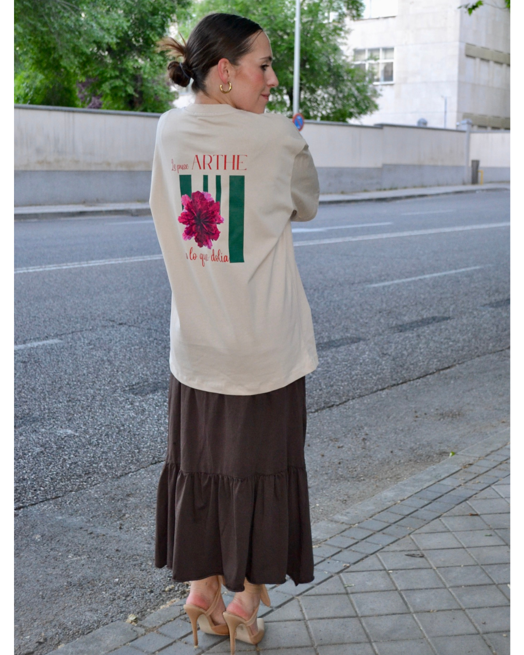CAMISETA "DOLORES" BEIGE OVERSIZE