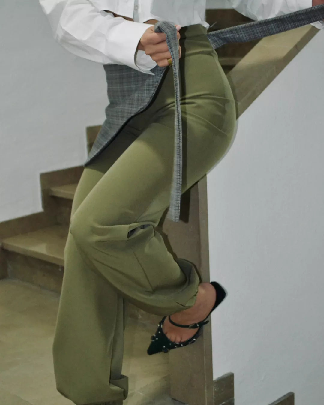 PANTALÓN BOMBACHO CON CRUCE VERDE "ANTICUARIO"