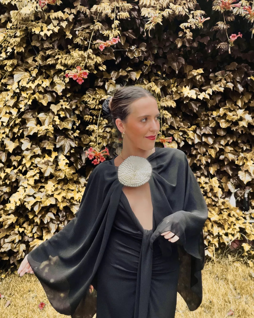 CAPA FLOR CENTRAL “ANA” NEGRA