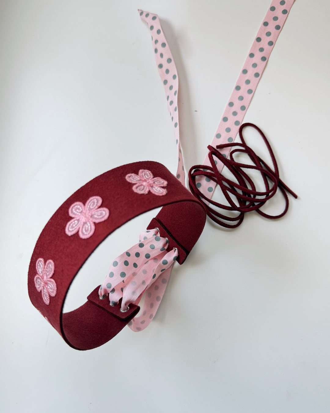 CHOCKER "MARÍA" ANTELINA FLORES GRANATE