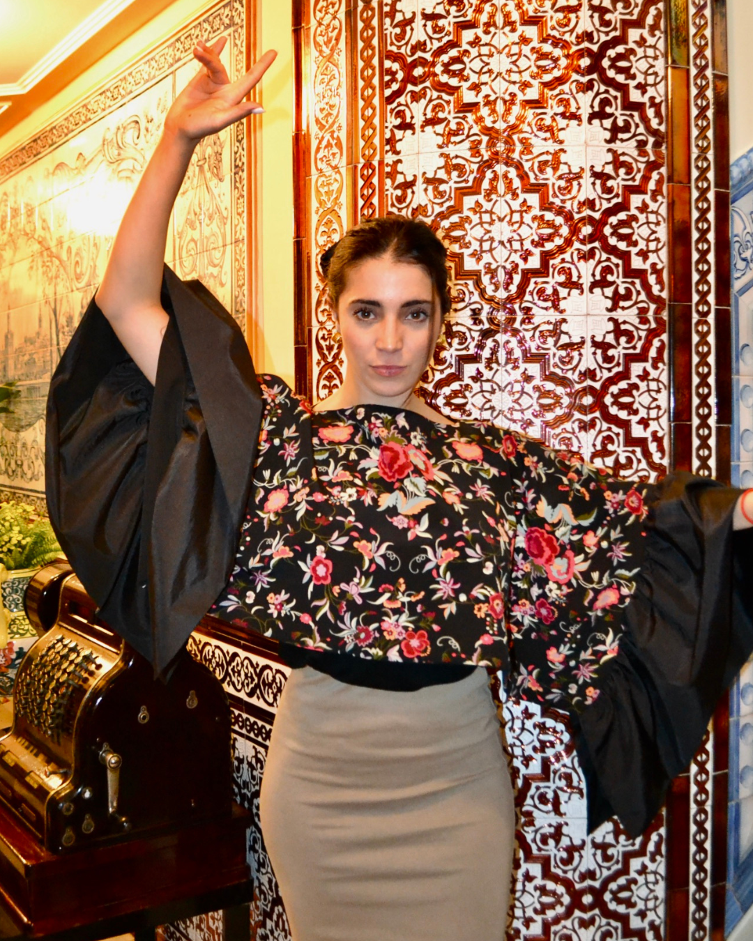 CAPA "SEVILLANA" NEGRA