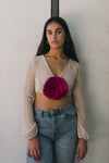 CROP TOP BEIGE SATINADO FLOR CENTRAL