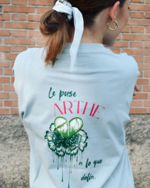 CAMISETA "DOLORES" AZUL OVERSIZE - Imagen 2